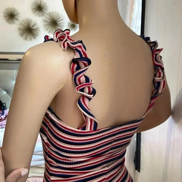 Reformation stripped bodysuits with ruffles strap - Picture 7 of 13